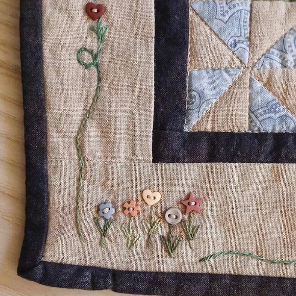 Small Pinwheel Garden Handmade Quilted Wall Hanging 10.25" x 12" - Picture 3 of 13